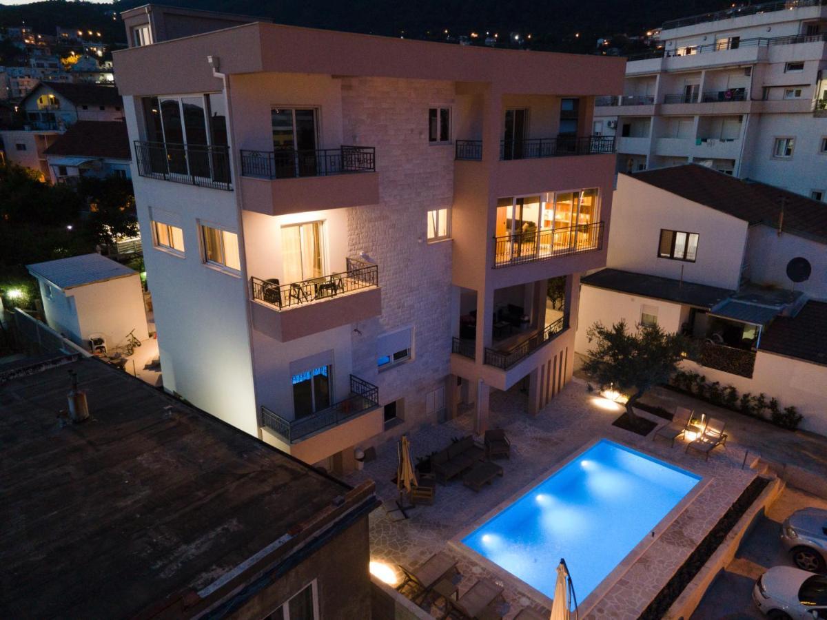 N&N Lux Guest House Bar Exterior foto